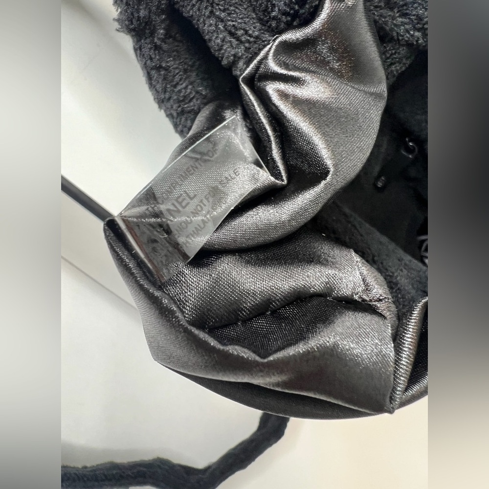 Chanel Makeup Bag crossbody purse velour flap CC black white terry precision - Picture 5 of 9